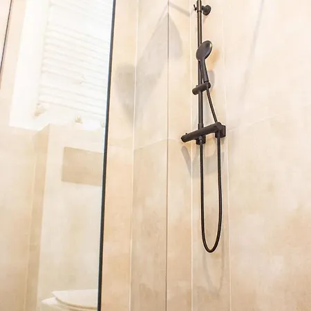 Mieszkanie W Sercu Warszawy アパート